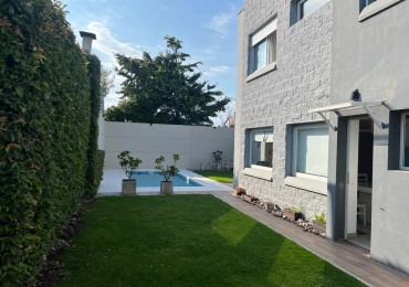 MAR DEL PLATA ALQUILER, ANUAL, IMPORTANTE CHALET DE 5 AMB. CON PARQUE Y PISCINA