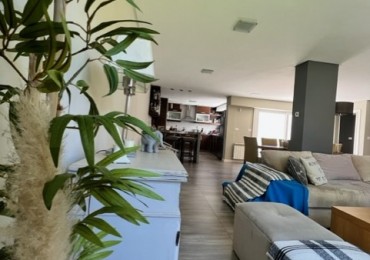 VENTA MAR DEL PLATA, PARQUE LURO !!!!! CASA CORTE MODERNO, MINIMALISTA, 4 AMB. GARAGE PARA 2 AUTOS , PARRILLA Y JARDIN